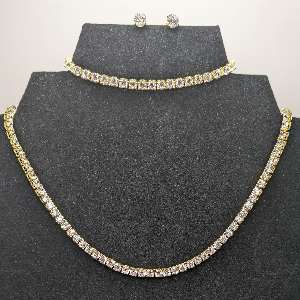 SALE PRICED!  18k, Necklace, Bracelet & Earrings, Cubic Zirconia, 18k, 925 - Picture 11 of 14
